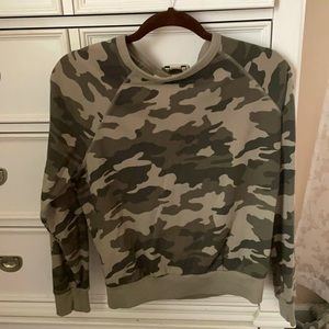 Camo pullover